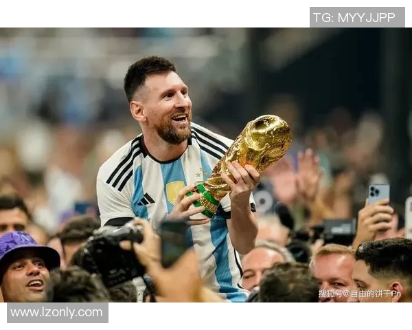 足球球星经典动作集锦：从梅西的弯刀到C罗的飞跃，解读每个精彩瞬间的背后技巧